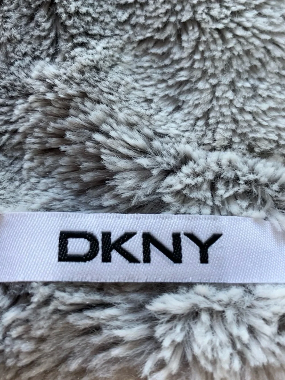 Dkny sumptuously soft